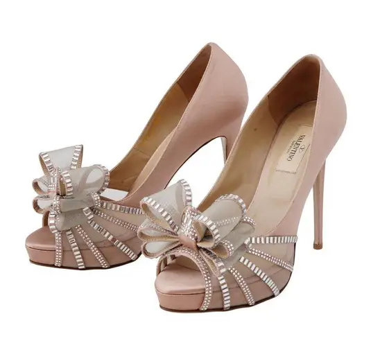 Valentino Garavani Women's Pale Pink Rhinestone-Bow Satin Pump Sz 38
