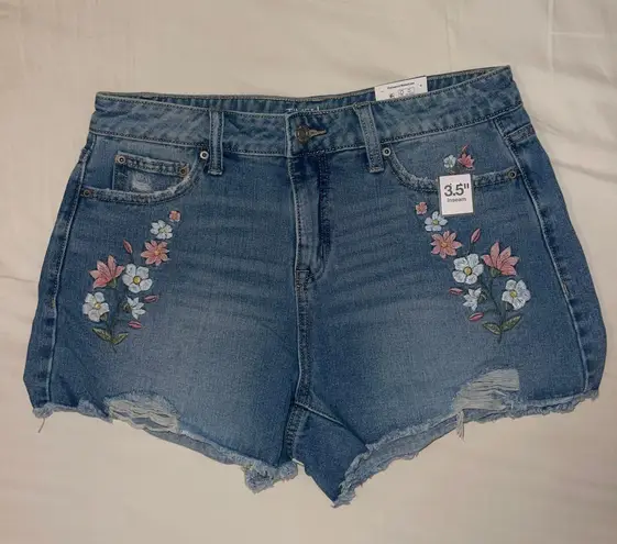 Time & Tru Denim Shorts