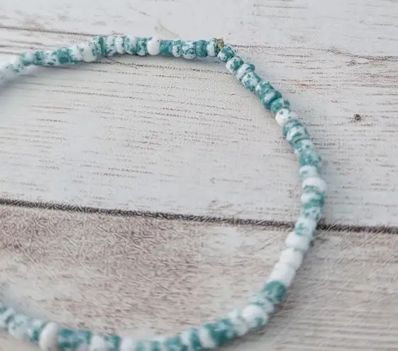 Thin Teal Tones & White Beaded Stretch Bracelet Green