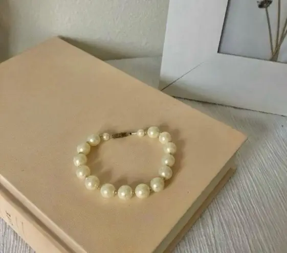 Pearl Bracelet Gold Bead Elegant Vintage “Lagaertha” Classic Minimal Pearlcore White