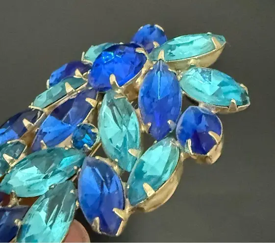 Vintage Unsigned Cobalt Blue & Teal Navette Marquis Rhinestone Leaf Brooch 20g.