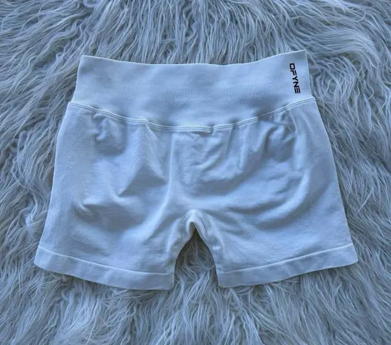 DFYNE Impact Shorts 4.5” Snow White Size Large