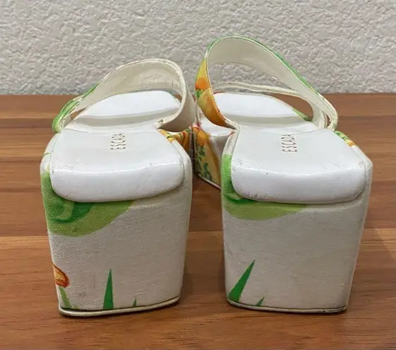 ESCADA White Floral Tropical Beach Wedge Sandals Size 35 1/2 (6