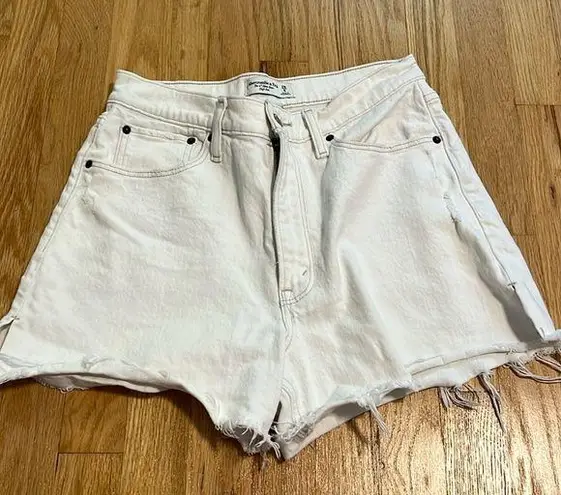 Abercrombie & Fitch  Curve Love Creme The 4" Mom Short High Rise Sz 6/28