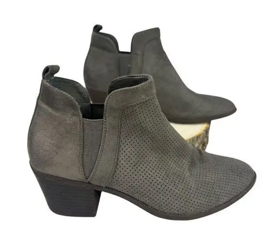 Style & Co  Gray Perforated Myrrah Almond Toe‎ Block Heel Booties 6.5