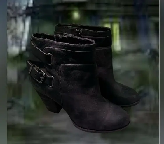 Giani Bernini Gianni Bini Black leather Boots Size 9.5 w/ Decor Straps