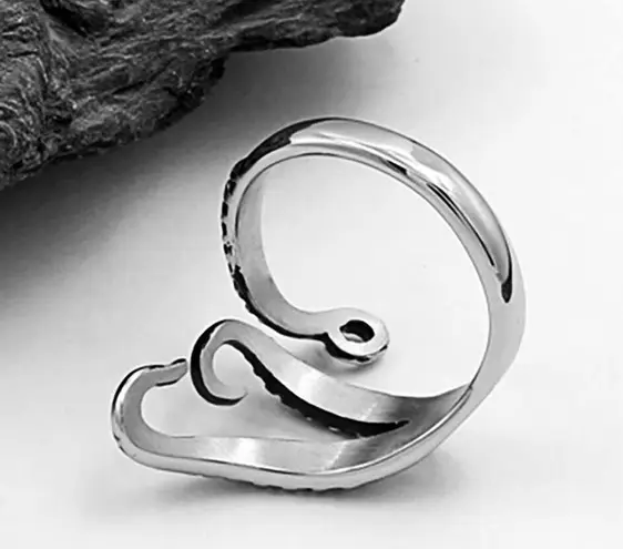 Boutique Unique Octopus Tentacles Design Silver Tone Ocean Open Ring One Size