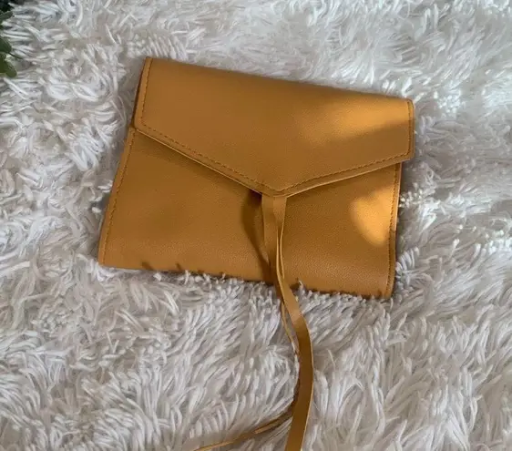 Glass Ladder Co Yellow Leather Crossbody Bag Tech Organizer NWT but FLAWED