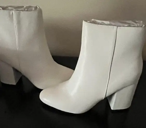 Madden Girl White Chunk Heel Round Toe Pointed Boots Size 7.5 - Image 6