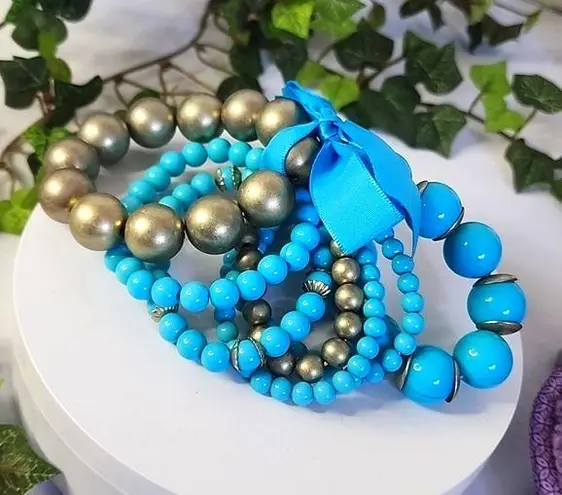 Set of 7 Acrylic Aqua Blue and Brushed Gold Stretch Bracelets