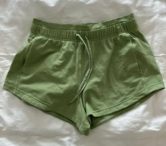 Lululemon Inner Glow Shorts 8 EUC Vista Green