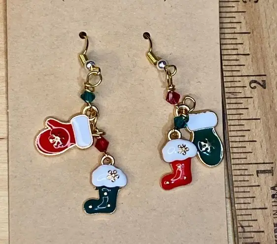 Christmas Holiday Mitten Dangle Earrings