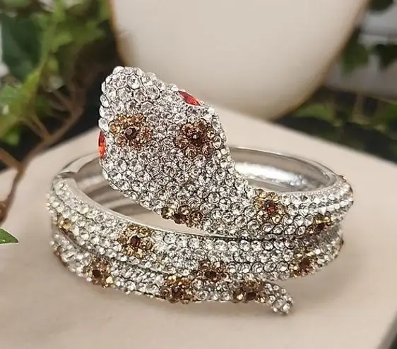 Vintage Silver Crystal Cobra Snake Hinge / Clamper Bracelet