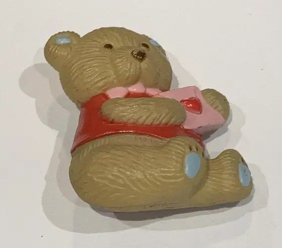 Signed GGI Costume Brooch Pin Plastic Valentine Bear
