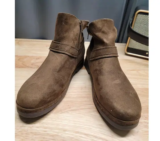 Bella Vita Izzy Ankle Boots Women's 8.5 Brown Faux Suede Side Zip Round Toe