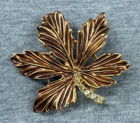 Leaf Brooch Vintage Gold