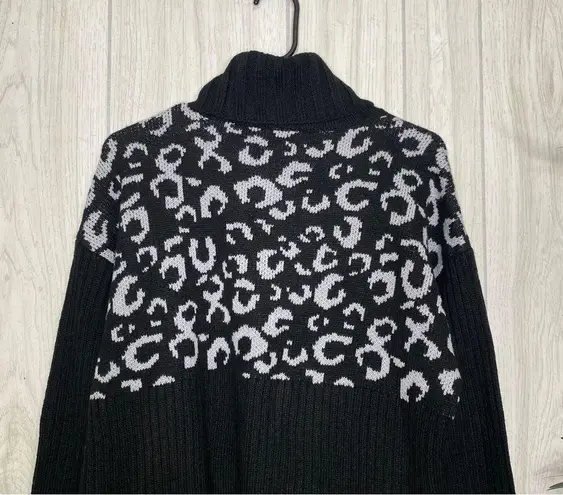 Nine West  Ribbed Leopard Animal Print Turtleneck Sweater size L Large