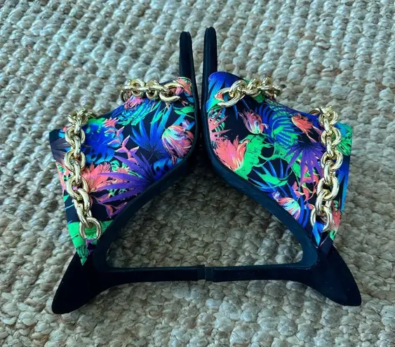 Vibrant Women's Heels with Gold Chain Accent size 10 Suede heel NWOT Black