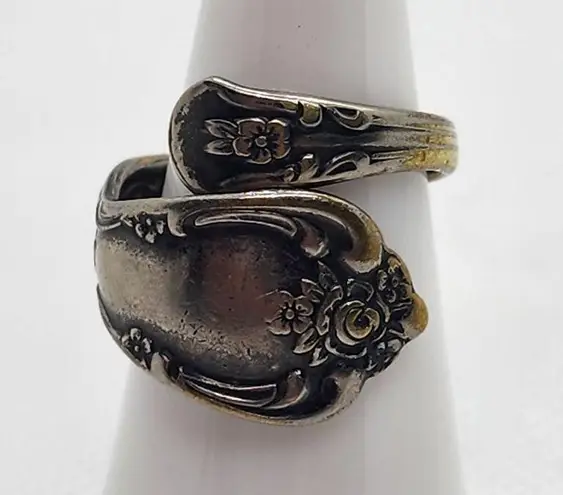 WMA Rogers Oneida Vintage Silverware Wrap Ring Gold