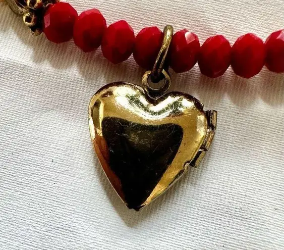 Red and gold tone heart locket beaded bracelet