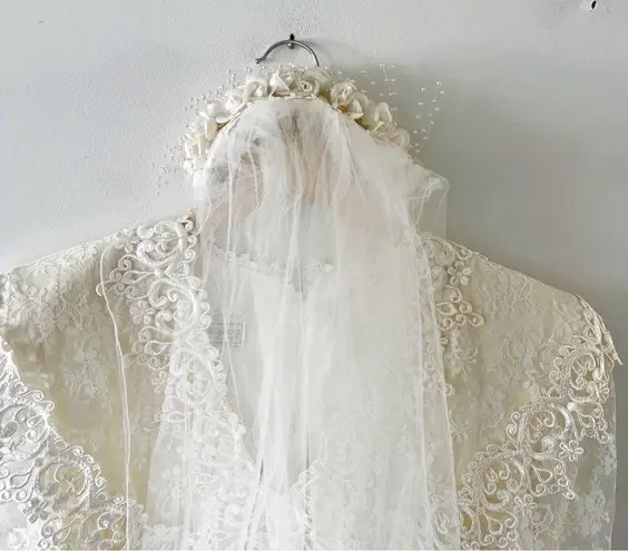 Jessica McClintock  Bridal Vintage 80’s Wedding Dress w/ Veil Off White Lace Mid