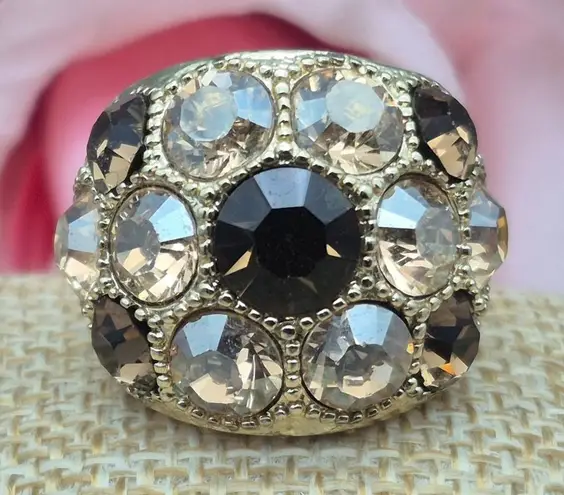 None Gold Tone & Crystal Statement Cocktail Ring Fashion Bling Size 7 Mint