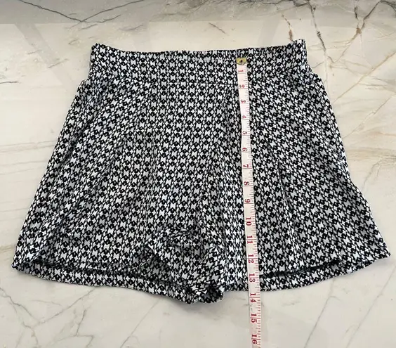 BCBGeneration Black & White Print Comb Shorts