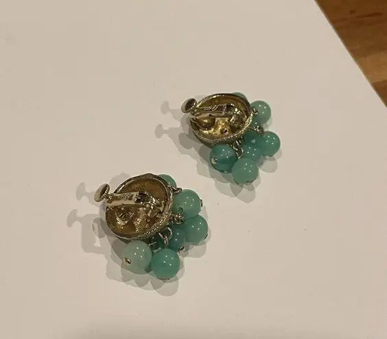 Cha Cha Vintage Green Signed Coro Gold Tone Beaded Clip On Earrings
