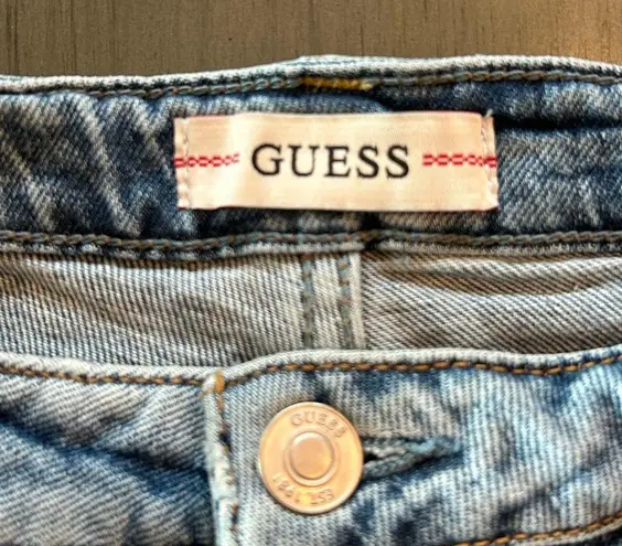 Guess  Women's Light Wash Denim Jean Distressed Shorts Size 30