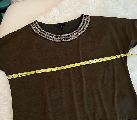 AB Studio Dressy Top | Embellished Neckline | Size Large | Short Sleeves