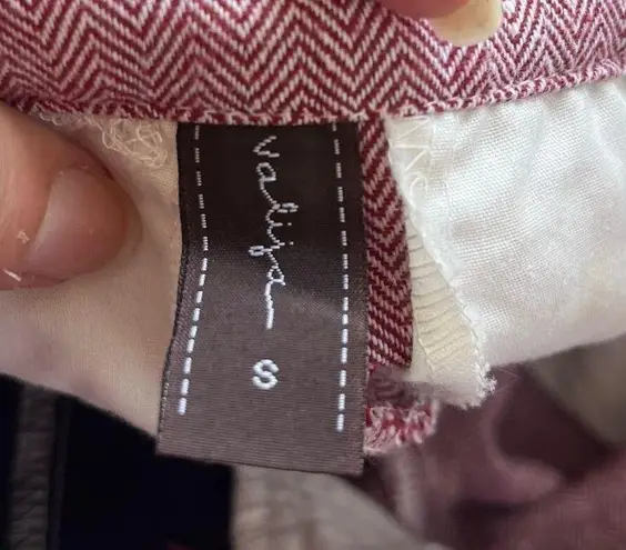 VALIJA Pleated Womens Shorts Sz Small ColorBlock Chevron High Rise 2" Red Preppy