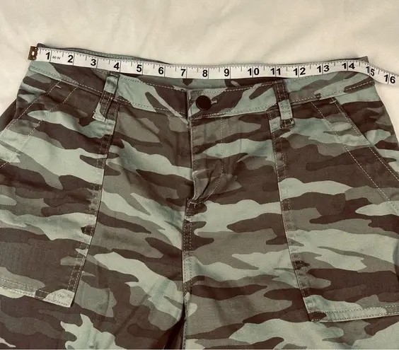 Caslon New NWOT Rolled Cuff Twill Shorts In Green Spring Camo SIZE 8 Summer