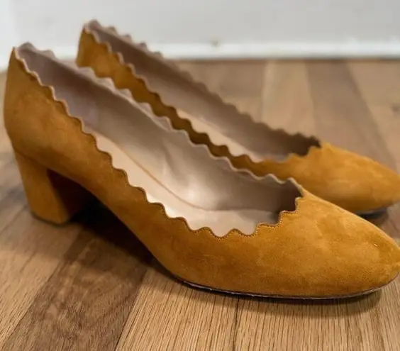 Chloé Lauren Suede Scallop Block Heel Pump 41 Tan