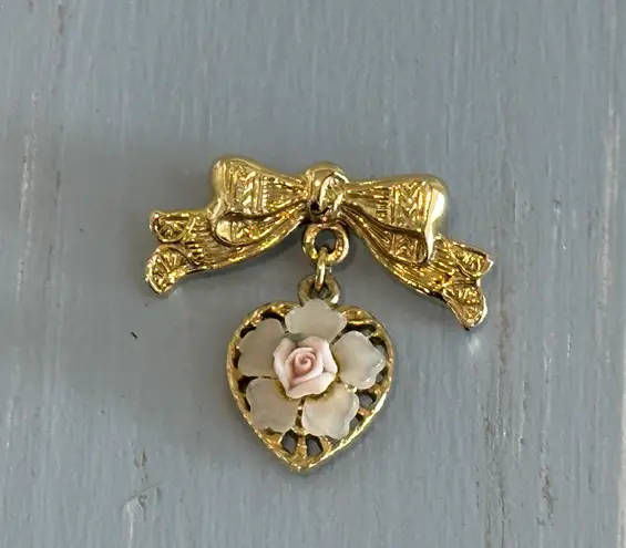 1928 Beautiful (?) Vintage Brooch Bow & Dangling Heart W Porcelain Rose Flower