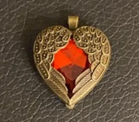 Summoning Heart Crystal Pendant Gothic Angel Wing Necklace Charm Red