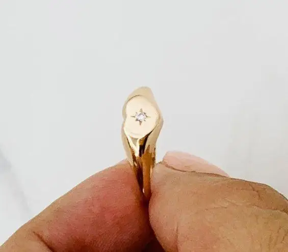 10k solid gold ring heart minimalist ❤️ Ring Size 7.5 ❤️ Rose gold Heart with cubic zirconia ❤️