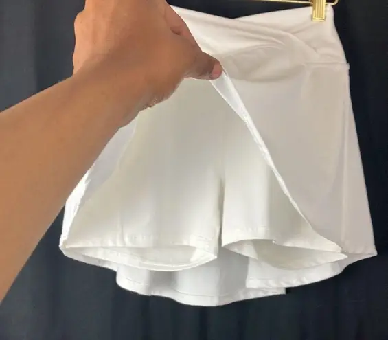 ED3 white athletic tennis skirt with shorts underneath woman’s size small