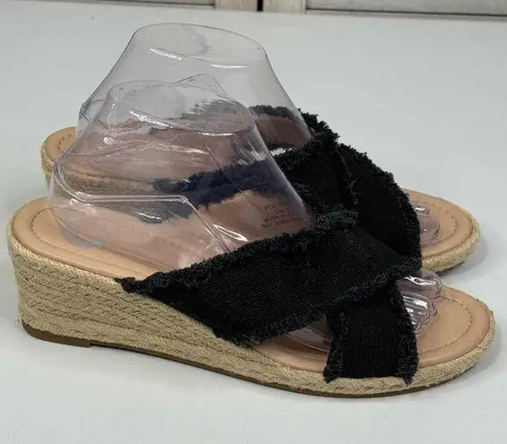 Journee Collection Black Cross Strap Woven Wedge Sandal-9