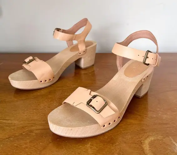 Madewell  • The Akiva Buckle Clog sandal wood platform sole heeled nude leather - Image 11