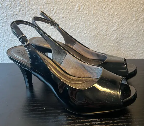 Life Stride Teller Sandal Soft System Black Peep Toe Sling Back Size 7 Women’s