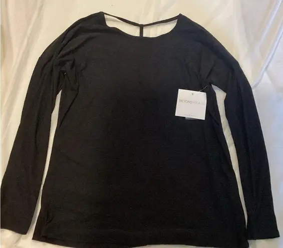Beyond Yoga Women’s Classic Black Blouse – Size S – Elegant & Comfortable