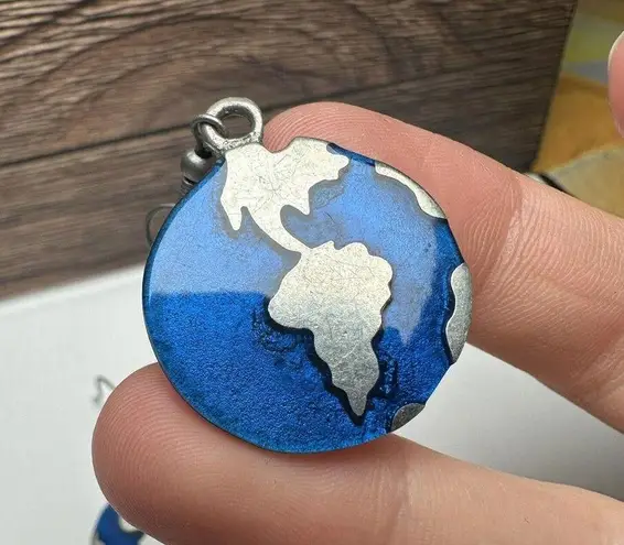 Blue Earth / Globe Silver Tone Round Disc Dangle Drop Pierced Earrings