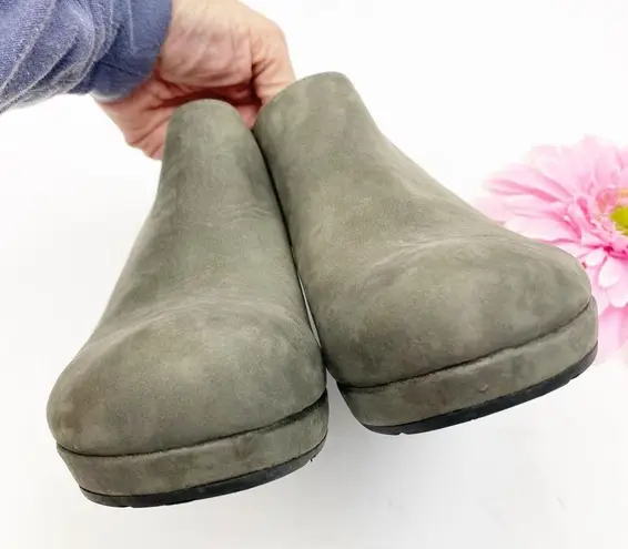 Chocolat Blu Yuliette Leather Wedge Chelsea Boots Booties: Taupe Grey