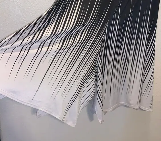 Lily By Firmiana Black White Stripes asymmetrical Skirt Stretchy Elastic Waist