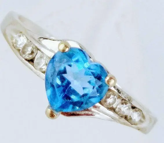 Womens 10K 10KT Solid White Gold Blue Topaz Heart Ring 2.2 Grams Size 6.75