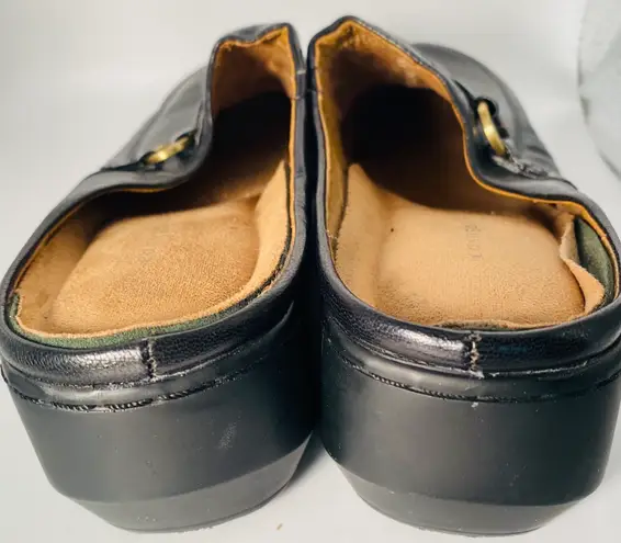 Easy Spirit Easy Sprit Black Davet Leather Clog size 6 1/2