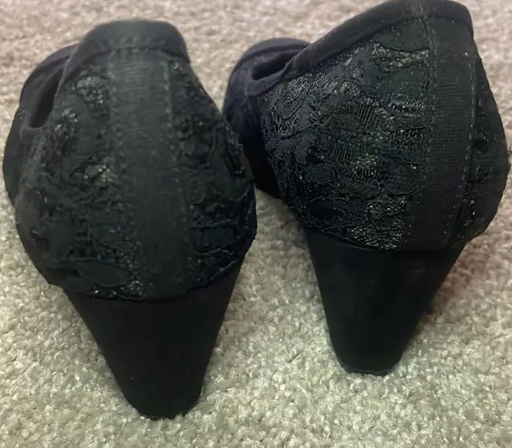 Seychelles black lace ballet wedge size 9.5