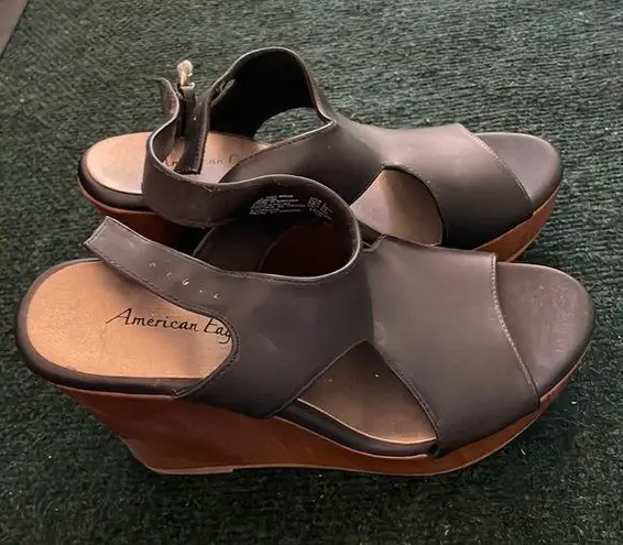 American Eagle NWT  Leather Wedges