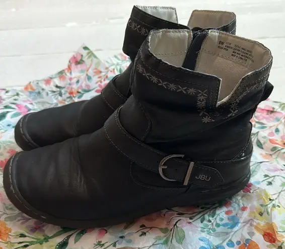 Jbu “Ellie” Black Scrunch Ankle Boots with Buckle, Sz 9 (Wide)