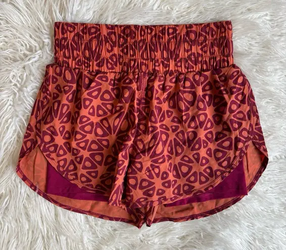 Vitality x Cosmopolitan Vista Shorts Wildberry Size Small Orange